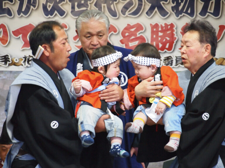 三熊野神社全国泣き相撲大会