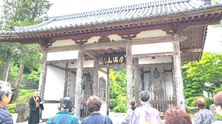 凌雲寺山門（安俵）